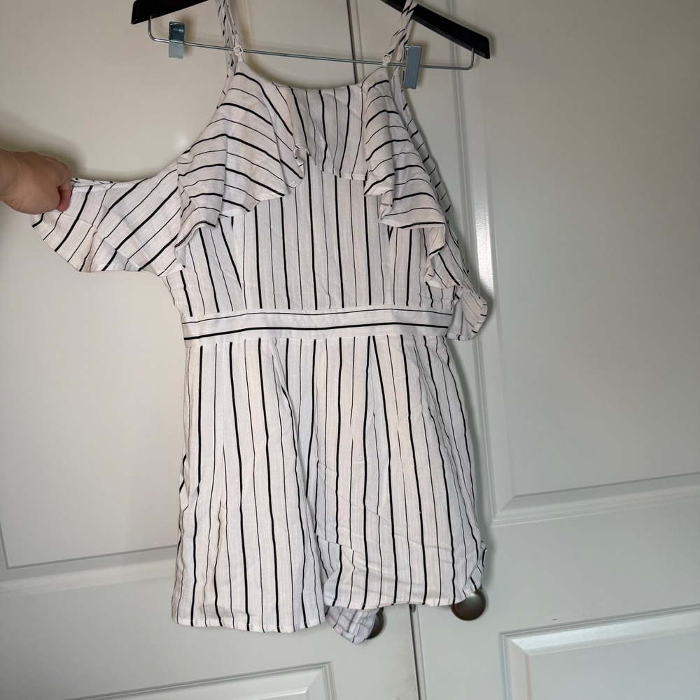 A. Calin Flying Tomato Women White Black Striped Ruffle Cold Shoulder Romper L